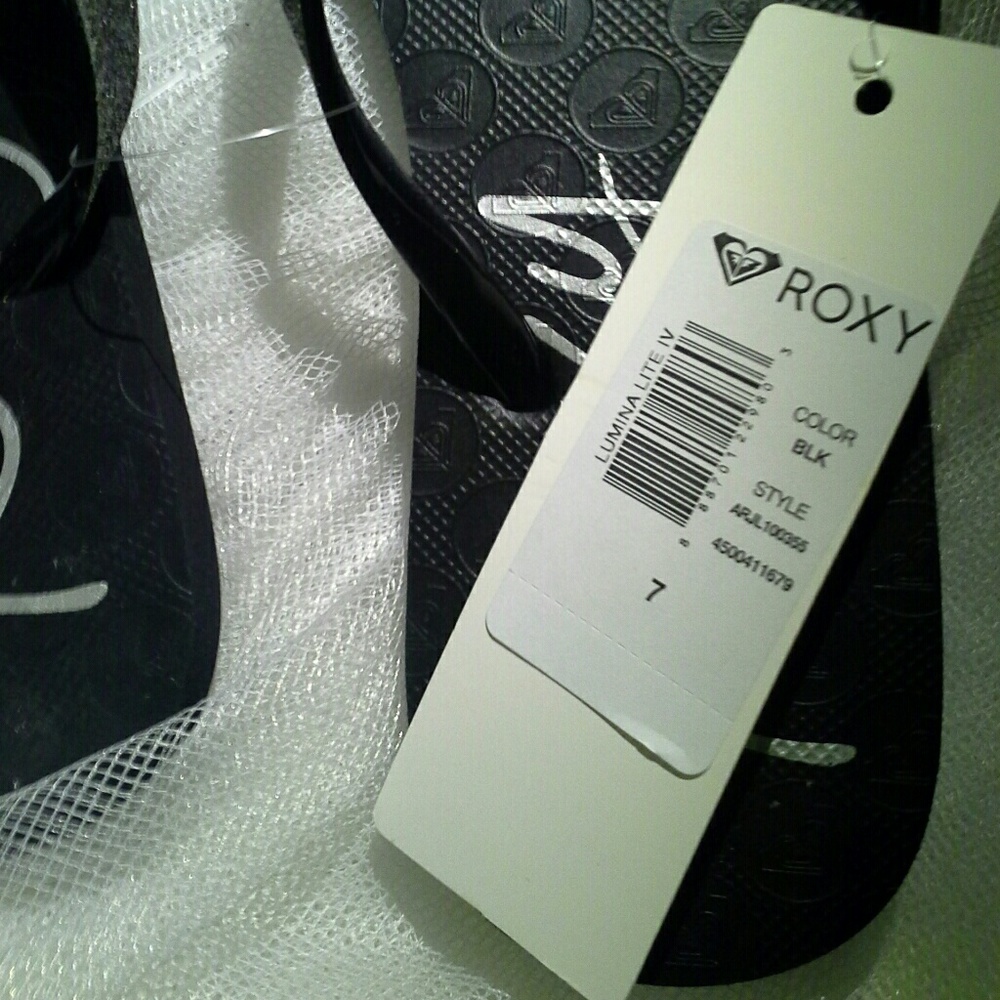 "Final Price"👣Sandles by Roxy🐠(2 days only) - Picture 2 of 3